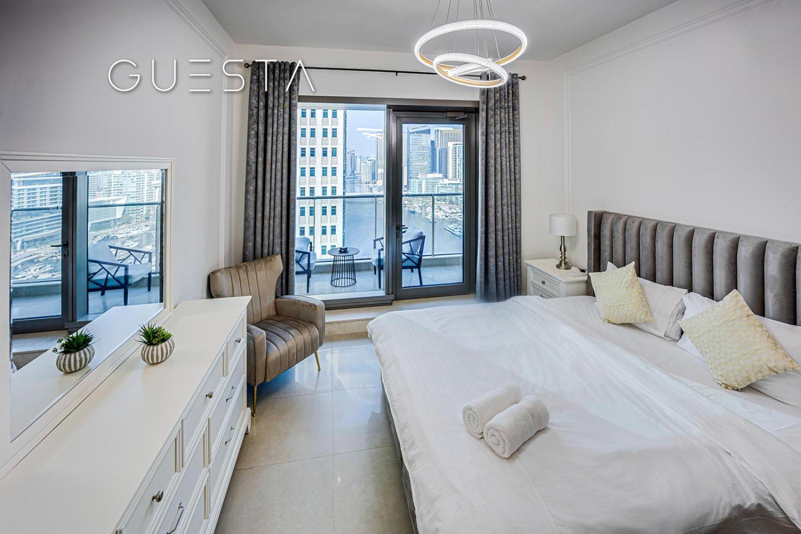 Sparkle Tower, Dubai Marina Exterior photo